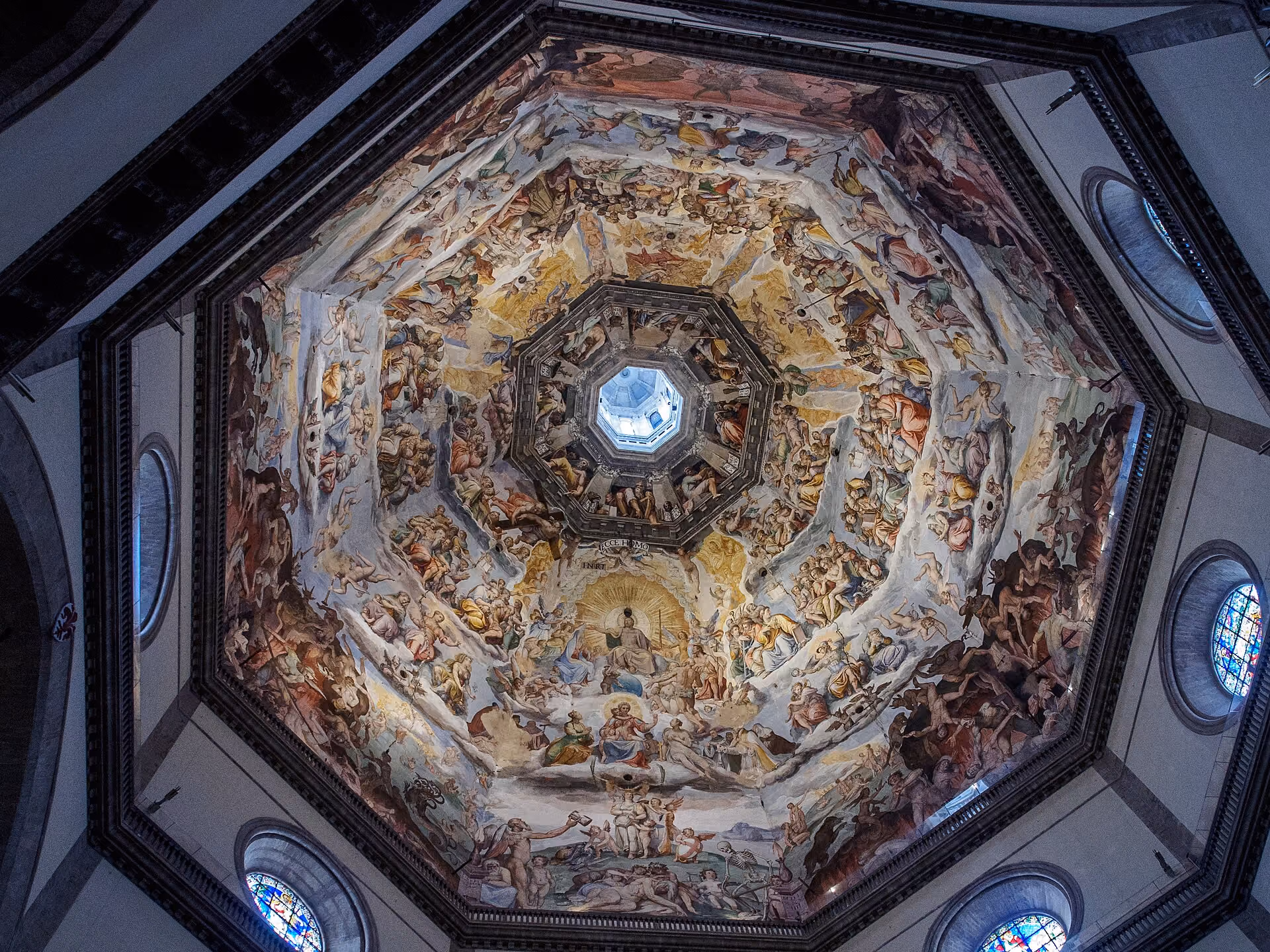 Gli affreschi del Giudizio Universale di Vasari e Zuccari all'interno della Cupola del Brunelleschi